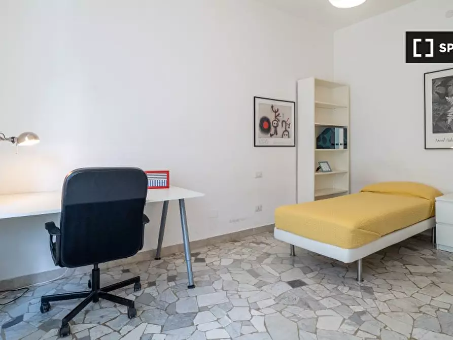 Immagine 2 di Camera condivisa in affitto  in Via Fratelli Rosselli a Milano