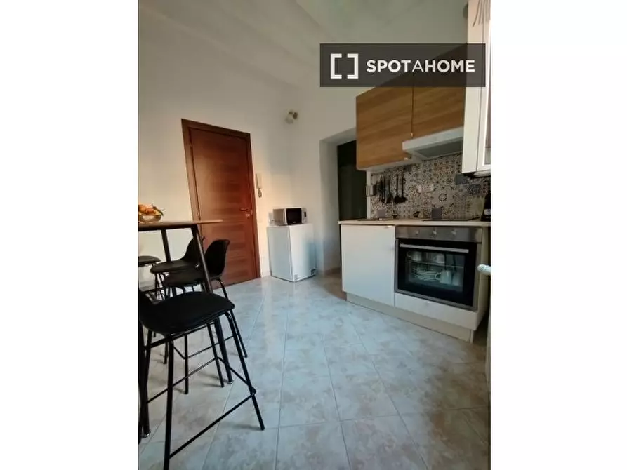Immagine 5 di Appartamento in affitto  in Via della Scala a Roma