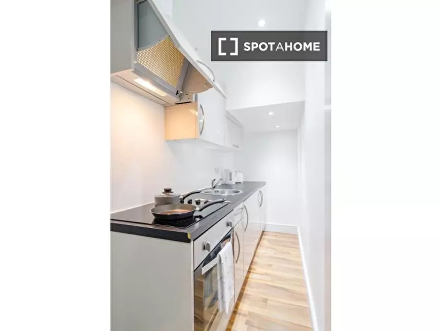 Immagine 4 di Ufficio in affitto  in c St James's Rd a Camberwell