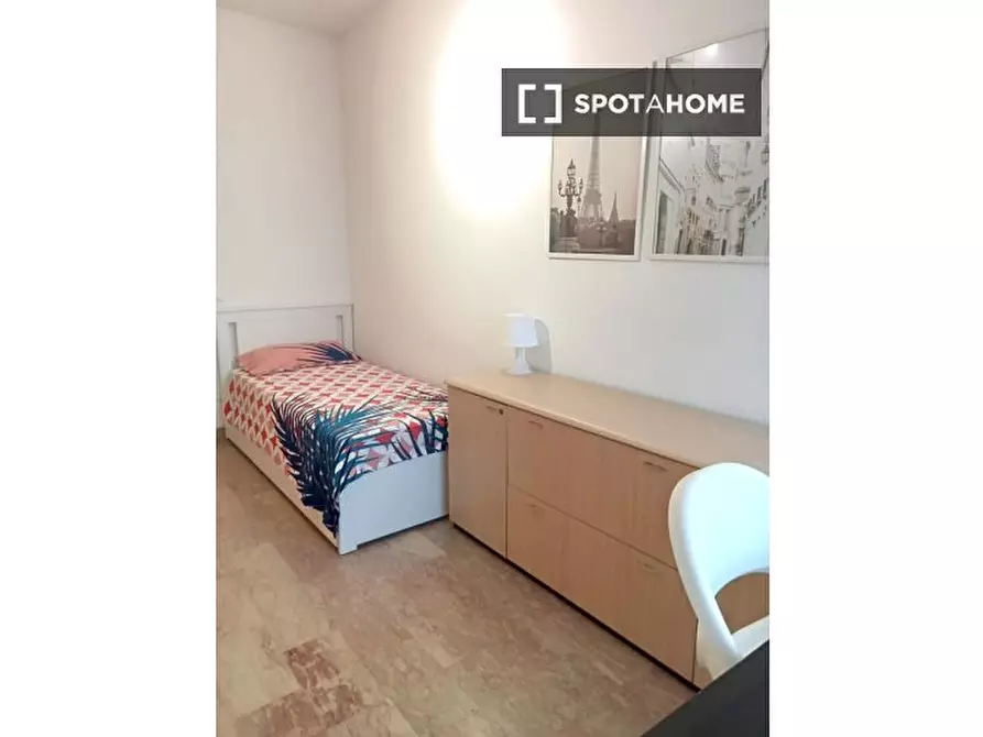 Immagine 3 di Camera condivisa in affitto  in Via Medardo Rosso a Milano