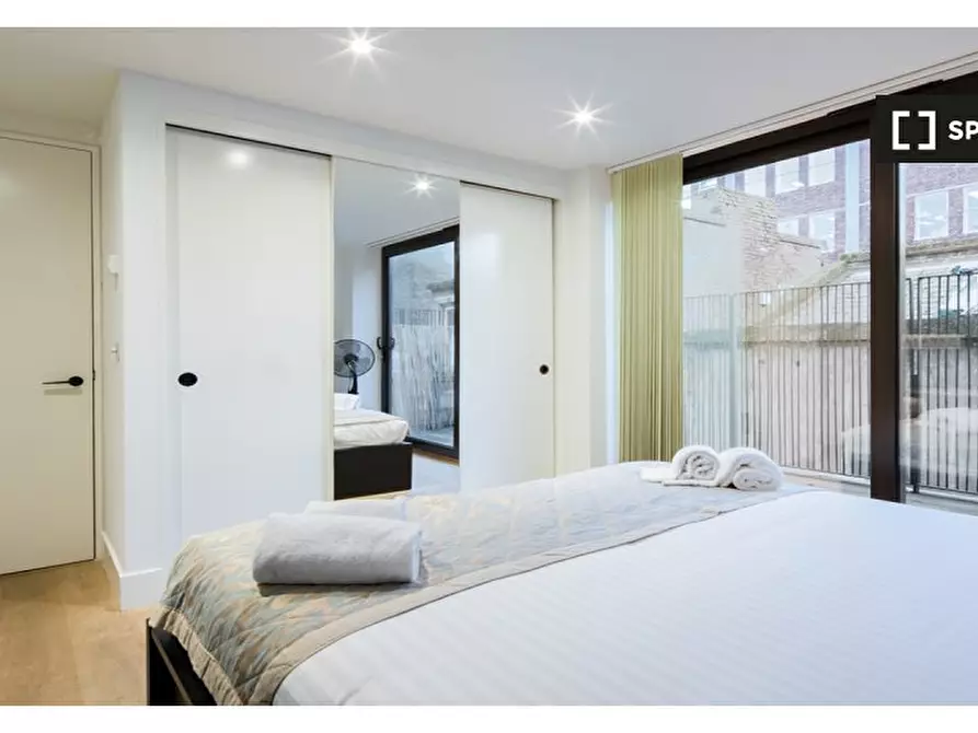 Immagine 13 di Appartamento in affitto  in Apartment 3, 23-27 Hatton Wall, Holborn a Camden Town