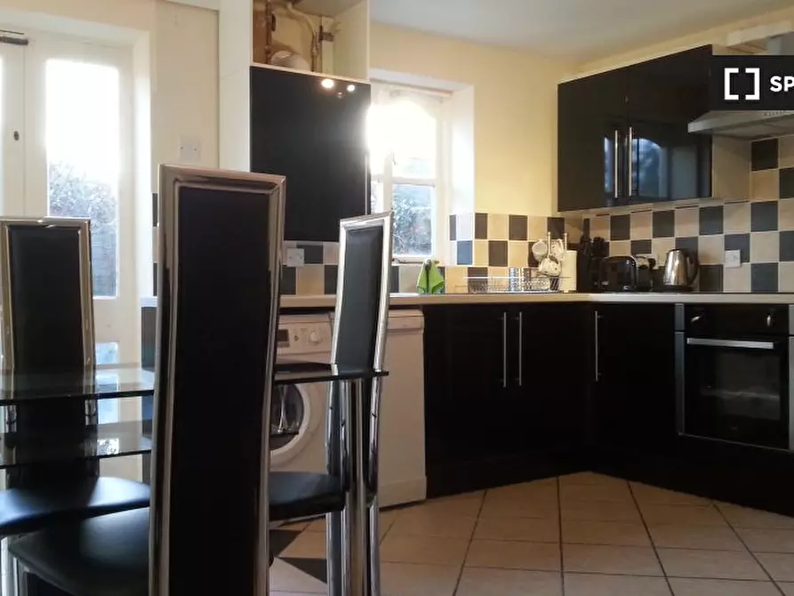 Immagine 3 di Camera condivisa in affitto  in Barnsdale Ave a Poplar