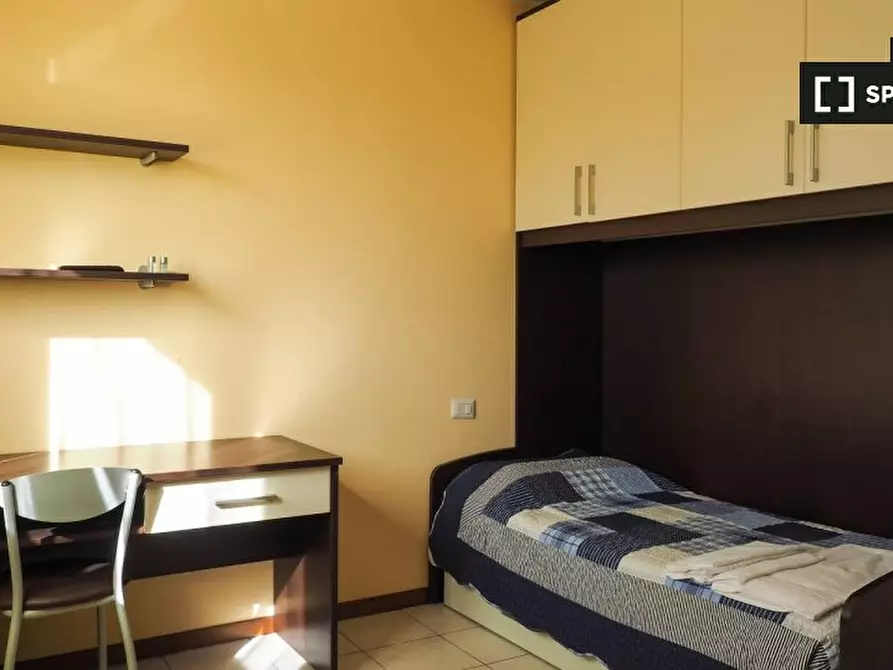 Immagine 1 di Camera condivisa in affitto  in Viale Antonio Gramsci a Sesto San Giovanni