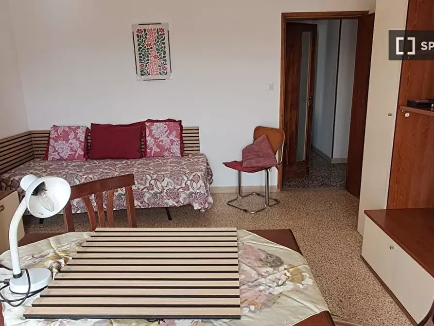 Immagine 6 di Camera condivisa in affitto  in Via Fratelli Pellas a Perugia