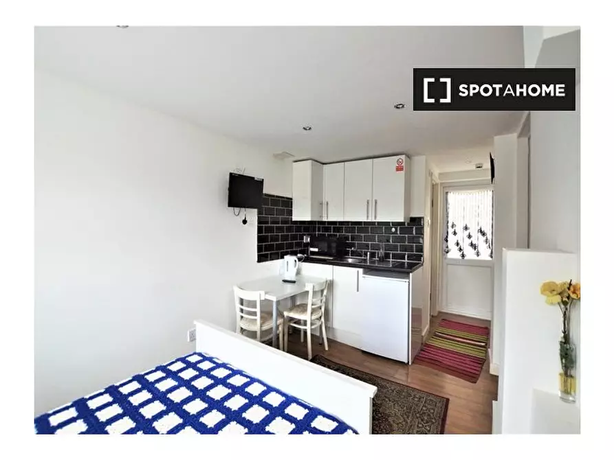 Immagine 2 di Camera condivisa in affitto  in The Vista a Eltham