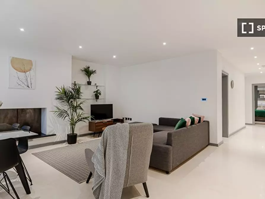 Immagine 5 di Appartamento in affitto  in Lower Ground a Kensington