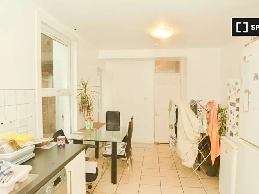 Immagine 7 di Camera condivisa in affitto  in Prince Regent Ln a East Ham