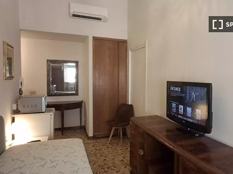 Immagine 3 di Camera condivisa in affitto  in Via di Santa Lucia a Firenze