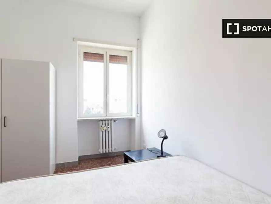 Immagine 2 di Camera condivisa in affitto  in Via Filippi, 00146 Roma RM, Italy a Roma