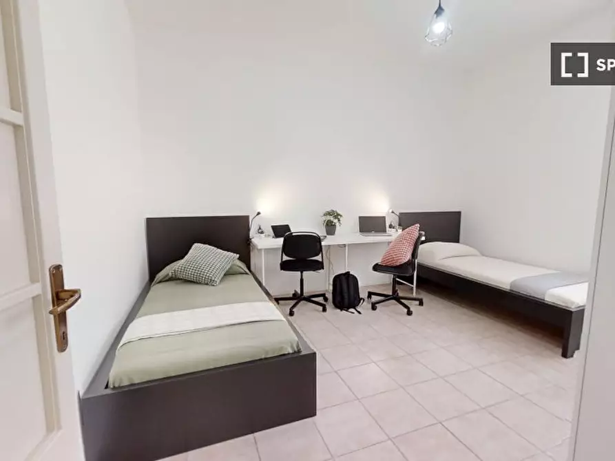 Immagine 1 di Camera condivisa in affitto  in VIA Giusto de'menabuoibis a Padova