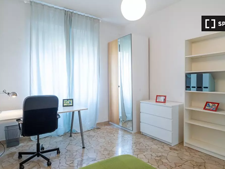 Immagine 12 di Camera condivisa in affitto  in Via Fratelli Rosselli a Milano