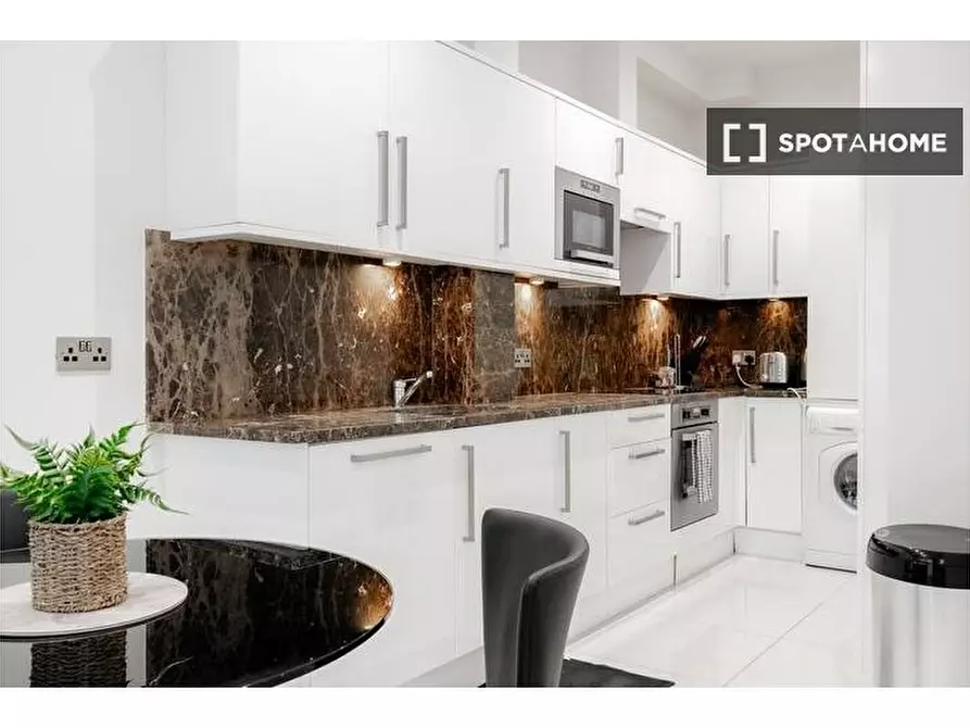 Immagine 17 di Appartamento in affitto  in -41 Nottingham Pl a Paddington