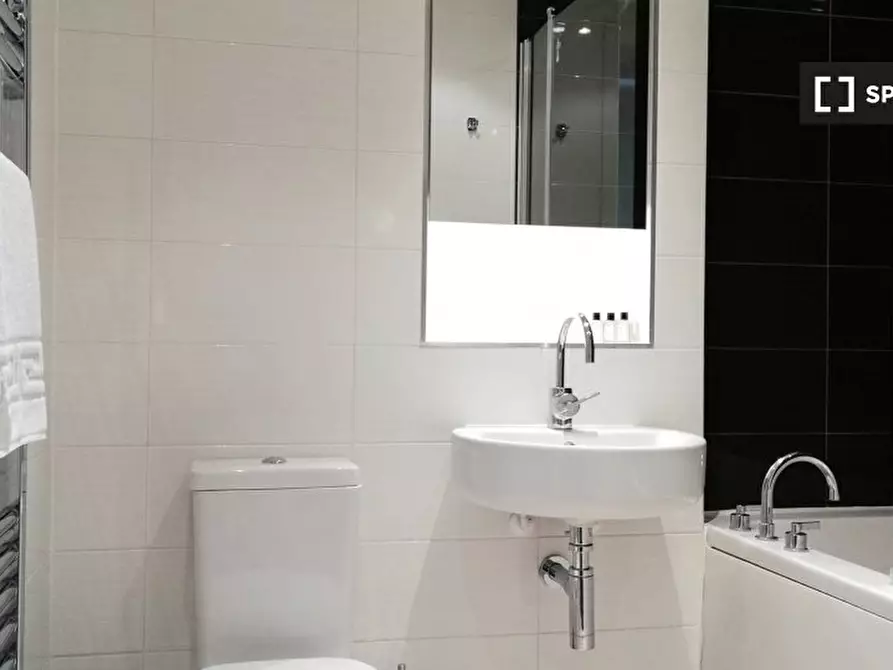 Immagine 9 di Appartamento in affitto  in Lamb's Passage a Islington