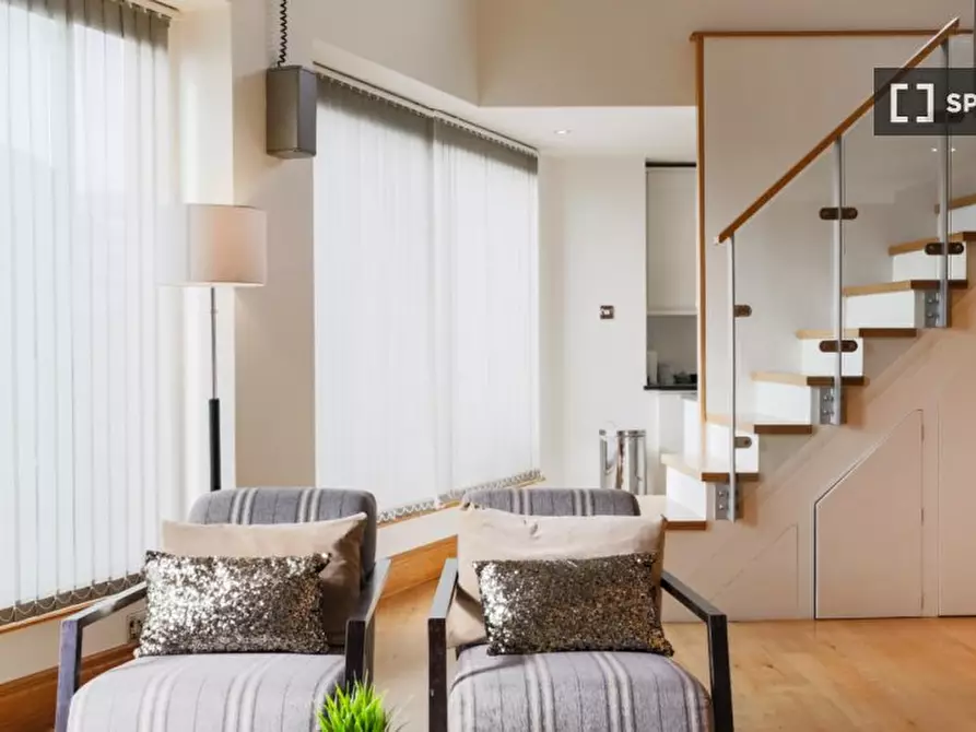 Immagine 5 di Appartamento in affitto  in Monument St a 