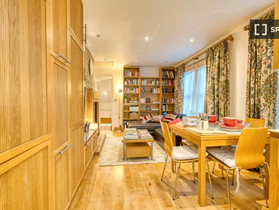 Immagine 2 di Appartamento in affitto  in Spruce Hills Rd a Walthamstow