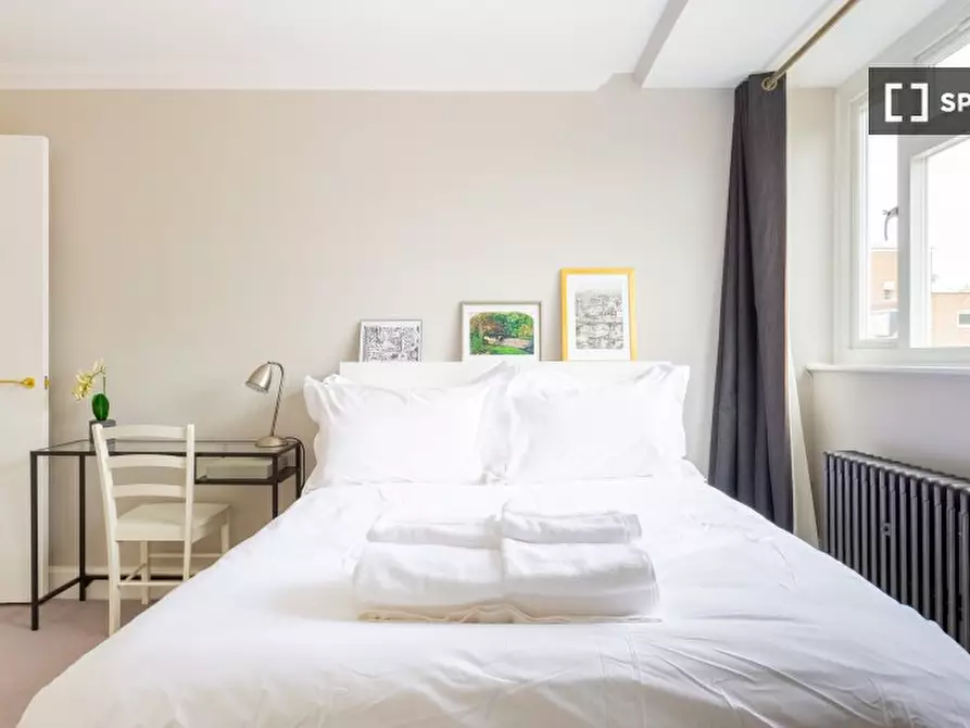 Immagine 11 di Appartamento in affitto  in flat a Kensington