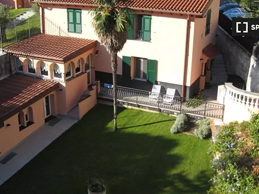 Immagine 19 di Camera condivisa in affitto  in Via Achille Neri a Genova