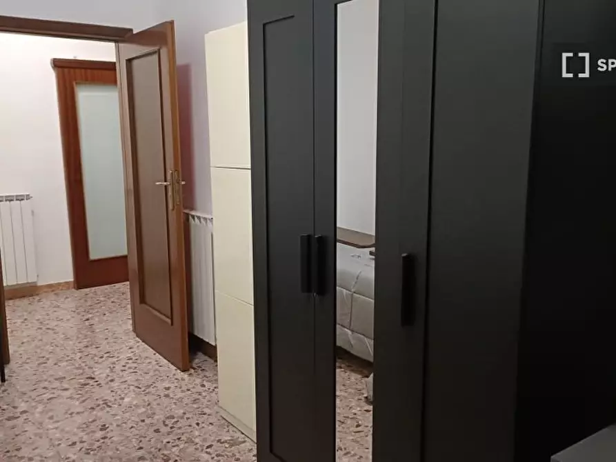 Immagine 12 di Camera condivisa in affitto  in Viale Colli Aminei a Napoli