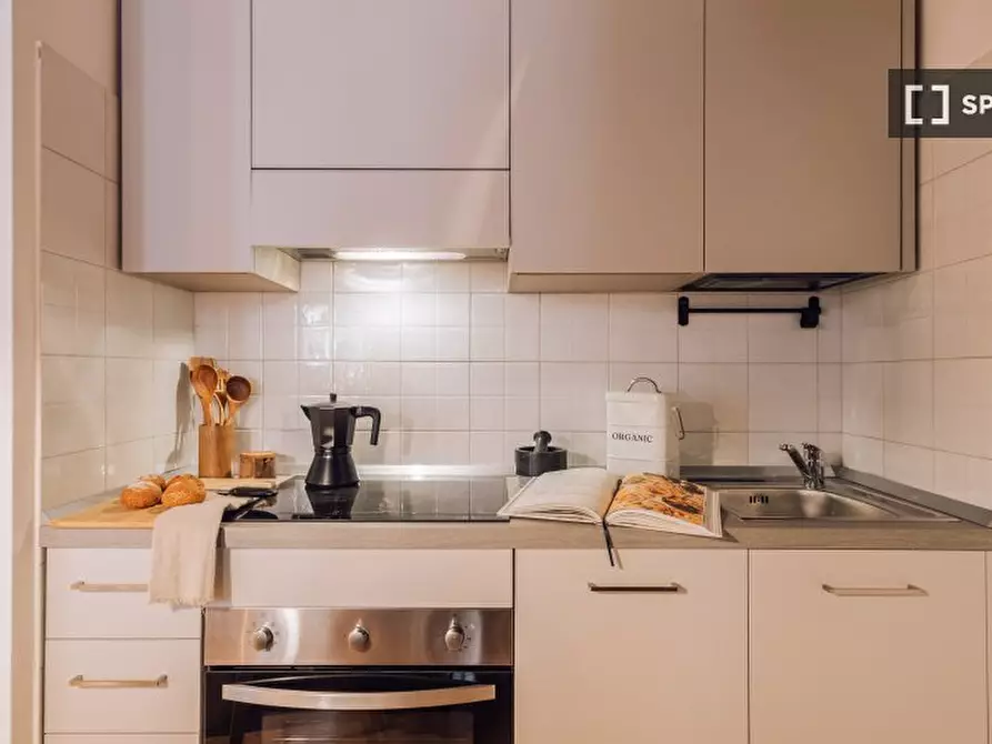 Immagine 8 di Appartamento in affitto  in Via dell'Orso a Milano