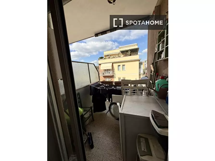Immagine 16 di Camera condivisa in affitto  in Viale dei Colli Portuensi a Roma
