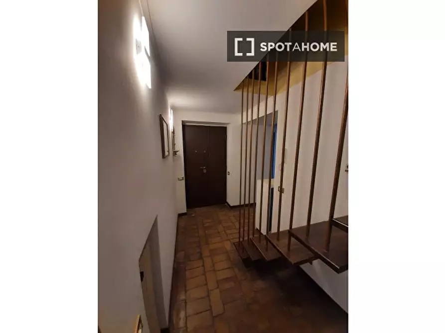 Immagine 16 di Camera condivisa in affitto  in Via Cavour a Roma