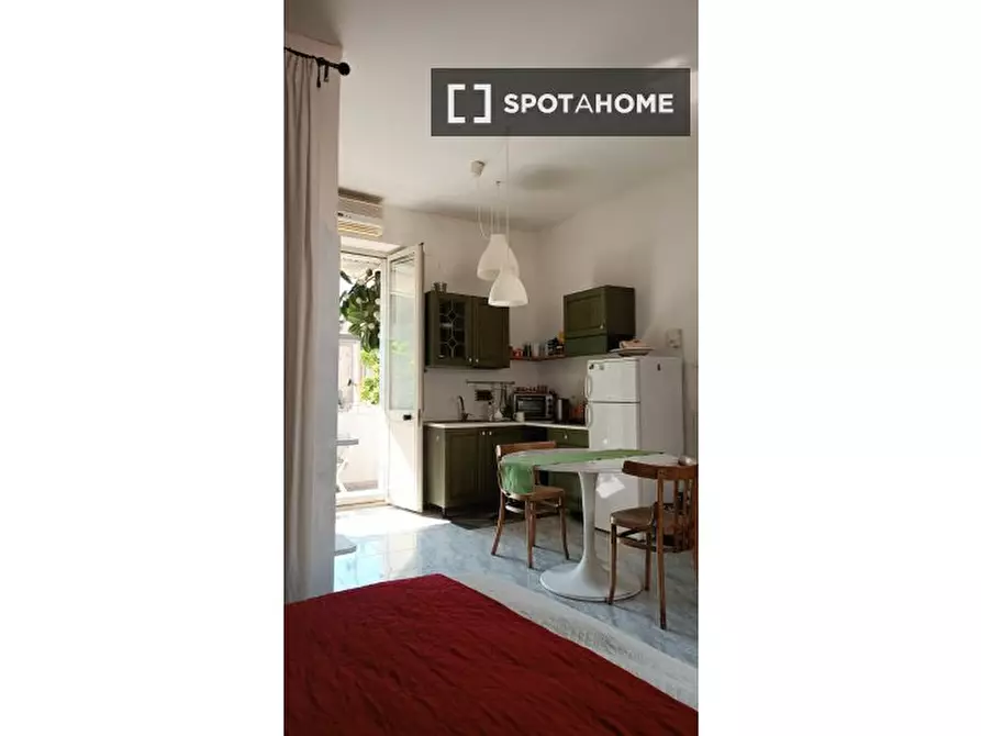 Immagine 4 di Appartamento in affitto  in Via S. Severo a Capodimonte a Napoli