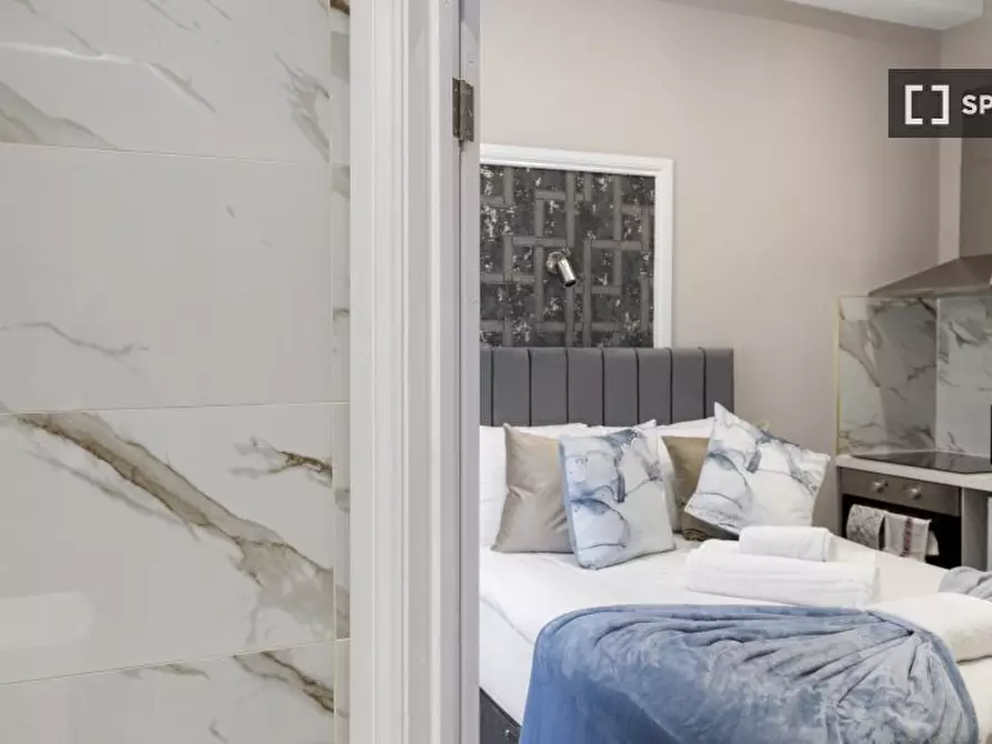 Immagine 11 di Ufficio in affitto  in flat a Tottenham