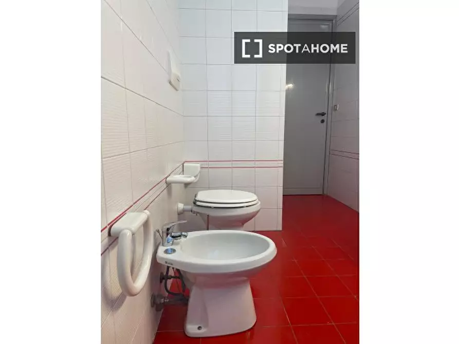 Immagine 9 di Camera condivisa in affitto  in Corso Cairoli a Torino