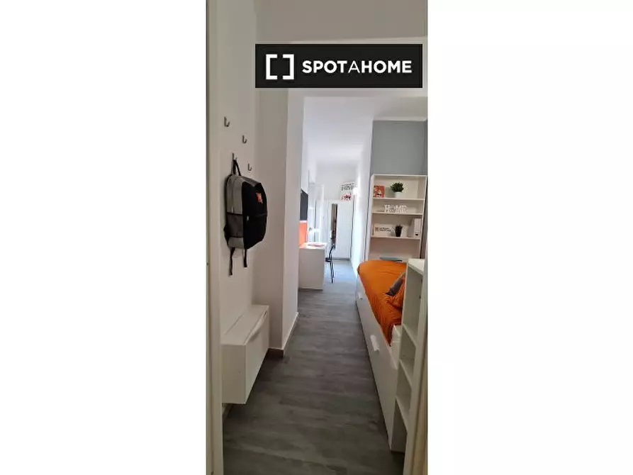 Immagine 3 di Camera condivisa in affitto  in Lungotevere di Pietra Papa a Roma