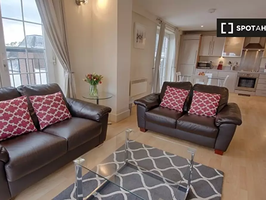 Immagine 3 di Appartamento in affitto  in Station Approach a Epsom