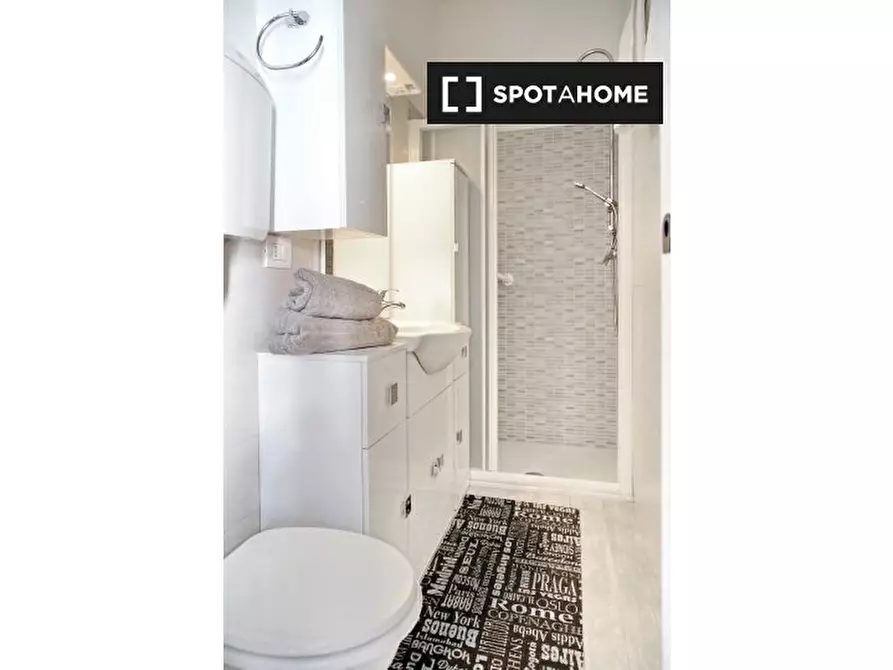 Immagine 13 di Ufficio in affitto  in Viale Col di Lana a Milano