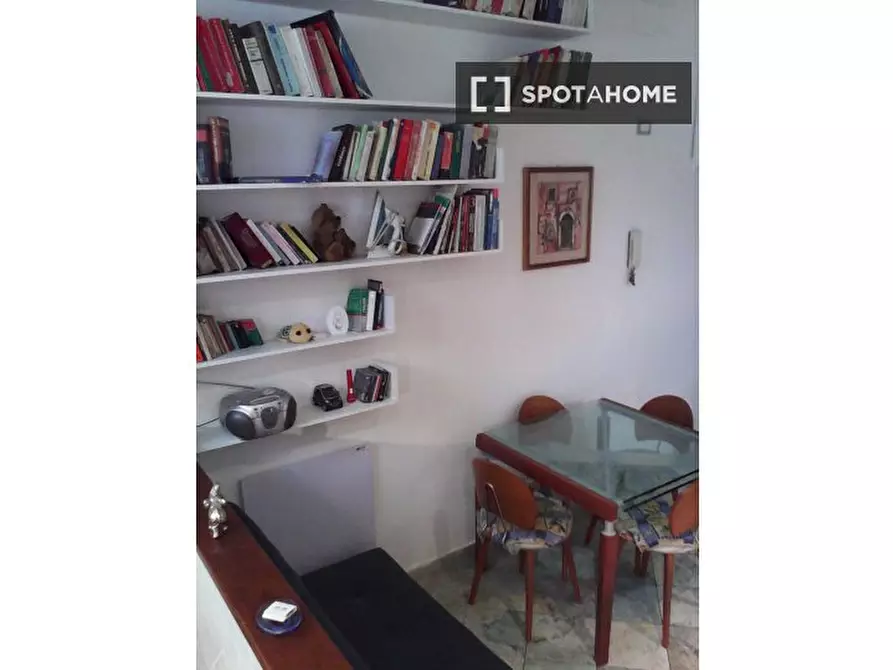 Immagine 6 di Appartamento in affitto  in Via Volterra a Roma