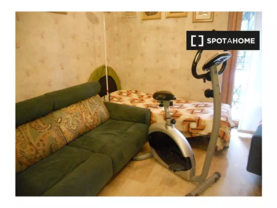 Immagine 5 di Camera condivisa in affitto  in Via Mincio a Milano