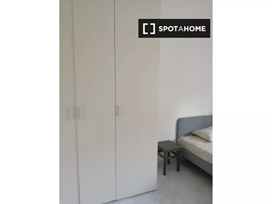 Immagine 9 di Camera condivisa in affitto  in Via dei Gerani a Roma