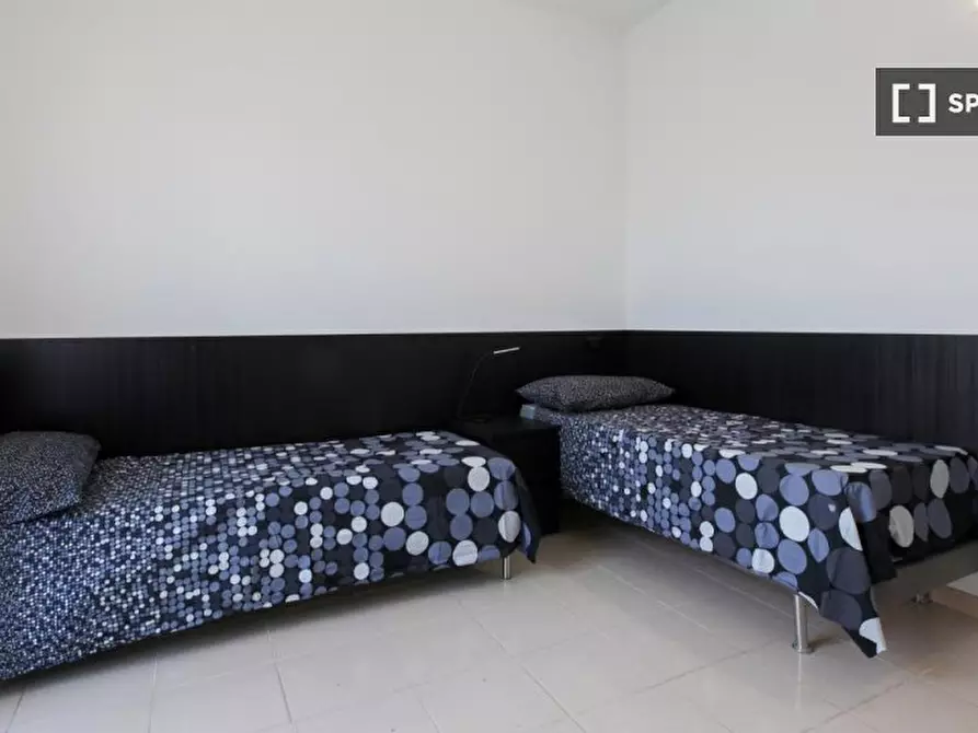 Immagine 13 di Camera condivisa in affitto  in Via Rho a Milano