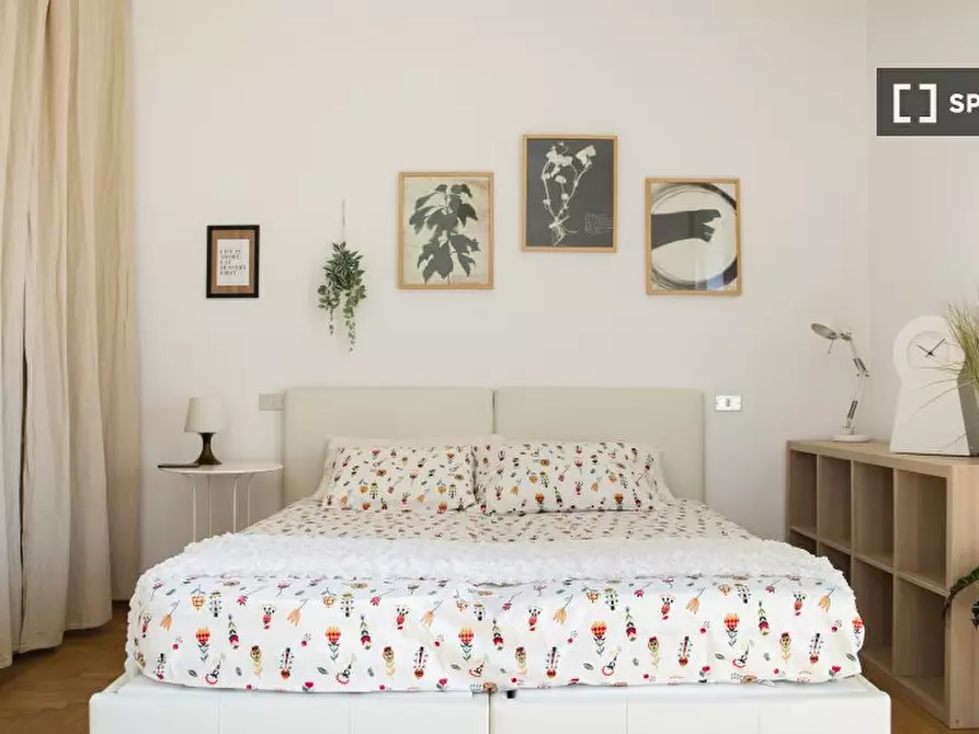 Immagine 2 di Camera condivisa in affitto  in Via Vettabbia a Milano