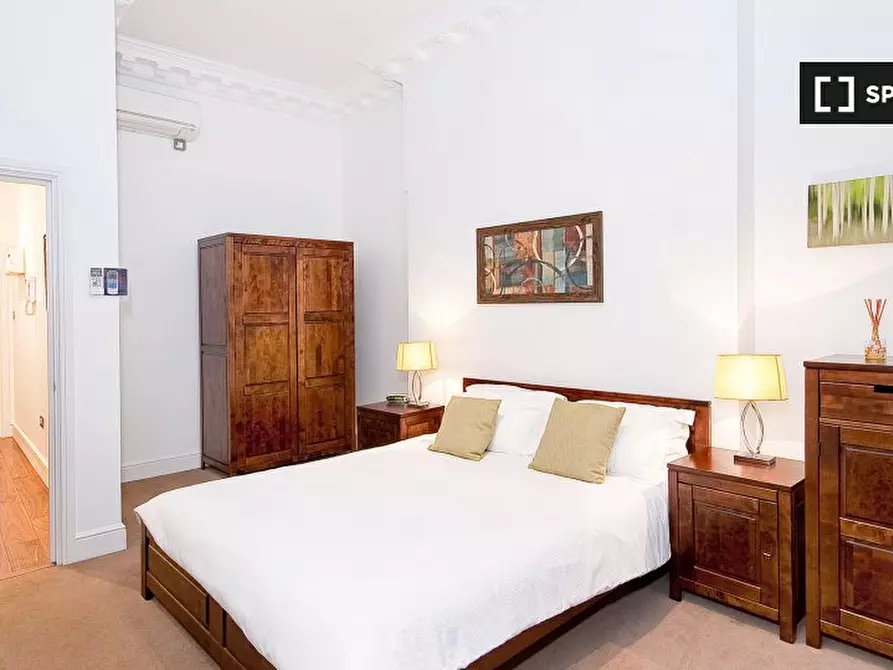 Immagine 5 di Appartamento in affitto  in Flat a 