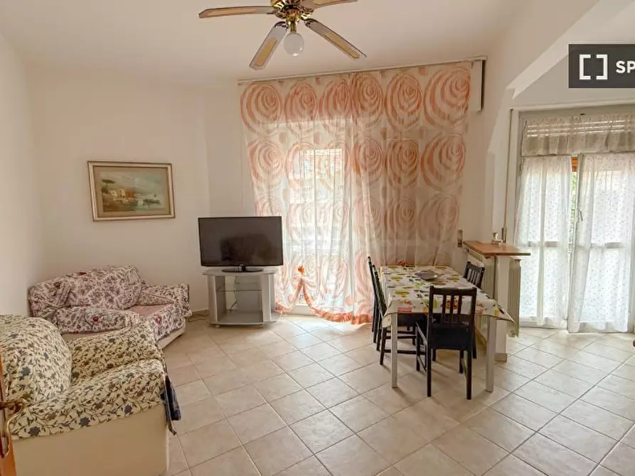 Immagine 4 di Camera condivisa in affitto  in C.so Europa a Genova