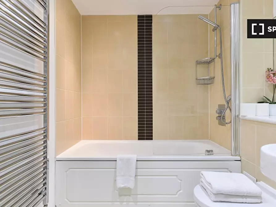 Immagine 13 di Appartamento in affitto  in Steward St a Poplar