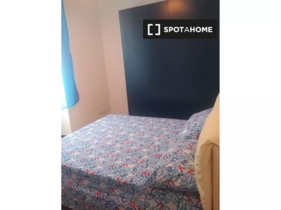 Immagine 6 di Camera condivisa in affitto  in Via Venezia a Genova