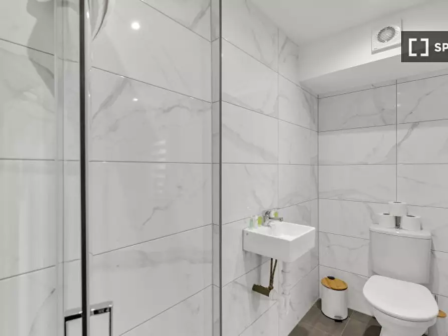 Immagine 5 di Ufficio in affitto  in flat a a Hackney