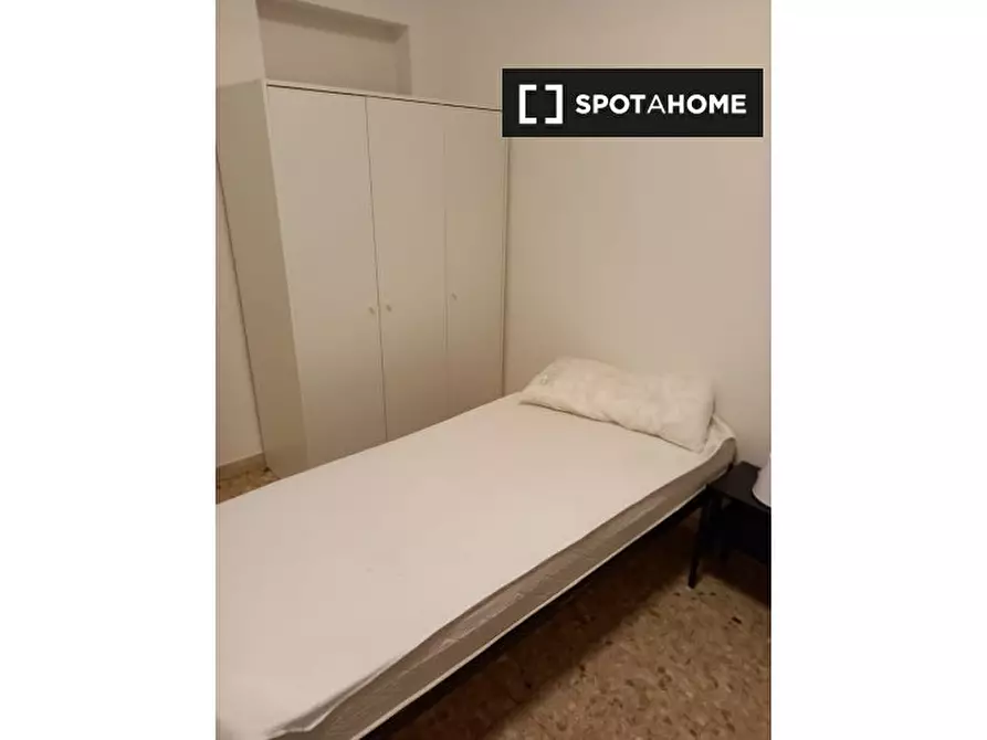 Immagine 3 di Camera condivisa in affitto  in Via Tommaso Salvini a Bologna
