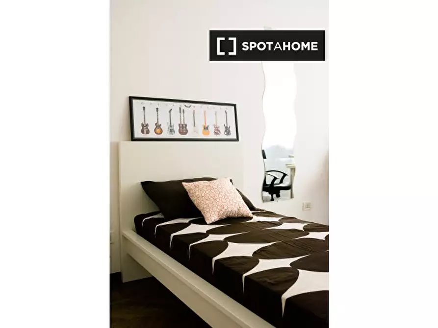 Immagine 5 di Camera condivisa in affitto  in Via Filippo Juvarra a Torino