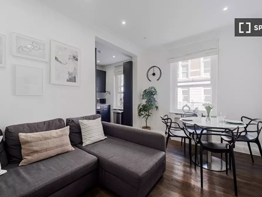 Immagine 1 di Appartamento in affitto  in 24-25 Nassau St, Fitzrovia, London W1W 7AQ, UK a Paddington