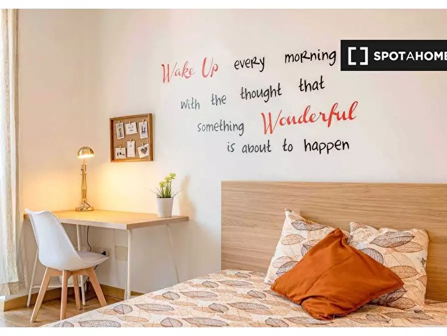 Immagine 2 di Camera condivisa in affitto  in Via Arcivescovo Romilli a Milano