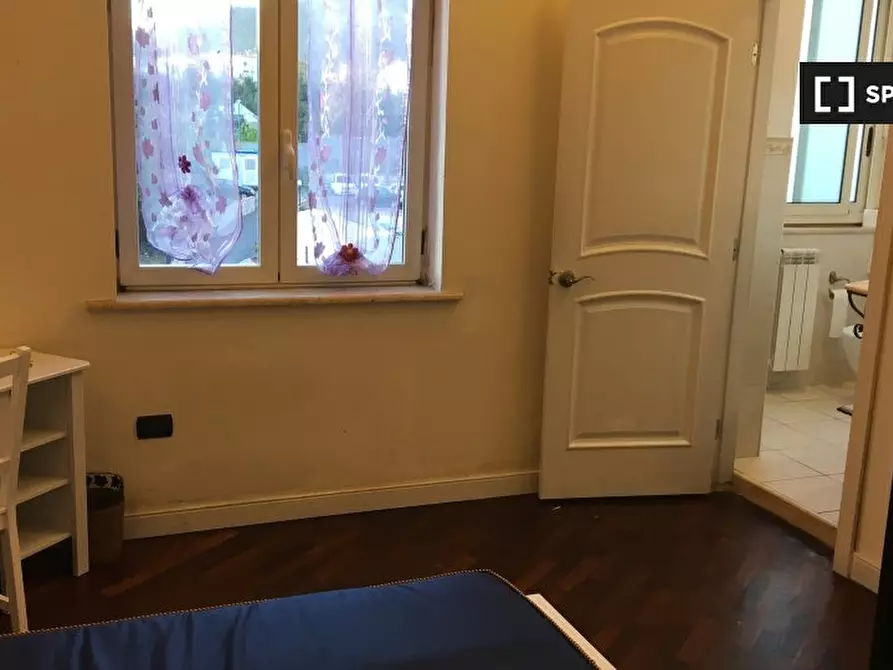 Immagine 2 di Camera condivisa in affitto  in Via Mario Gigante a Napoli