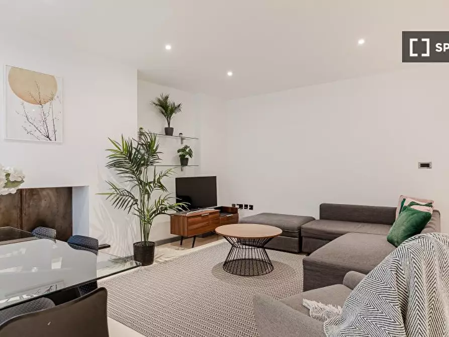 Immagine 1 di Appartamento in affitto  in Lower Ground a Kensington