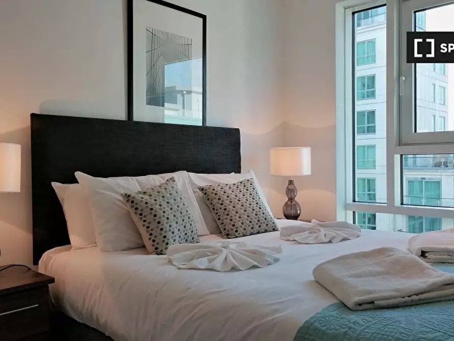 Immagine 6 di Appartamento in affitto  in St George Wharf a Lambeth