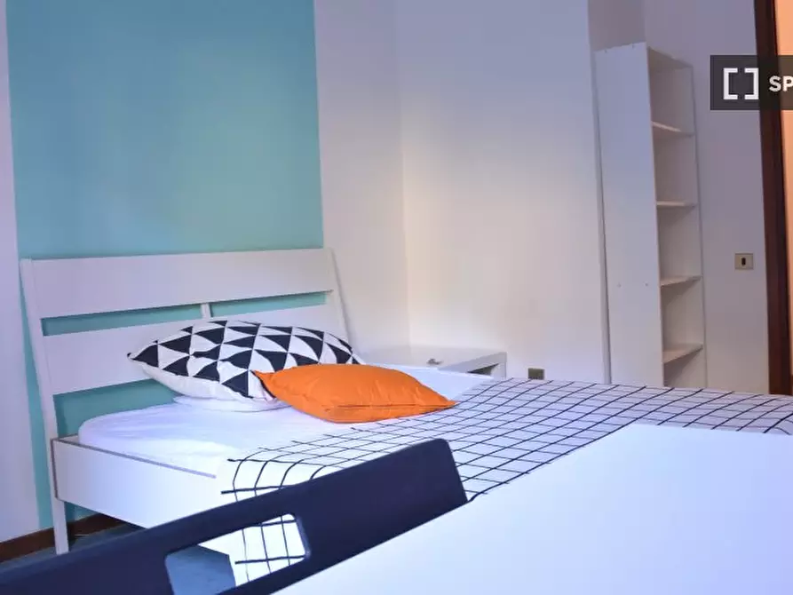 Immagine 5 di Camera condivisa in affitto  in Via Tigelliob a Cagliari