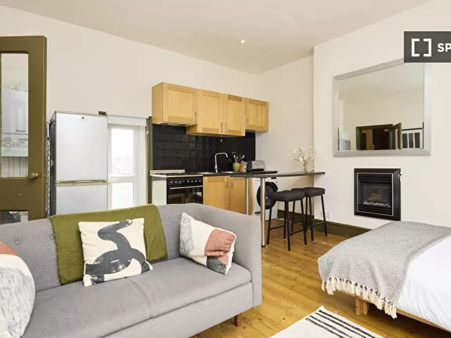 Immagine 10 di Ufficio in affitto  in flat a Kensington